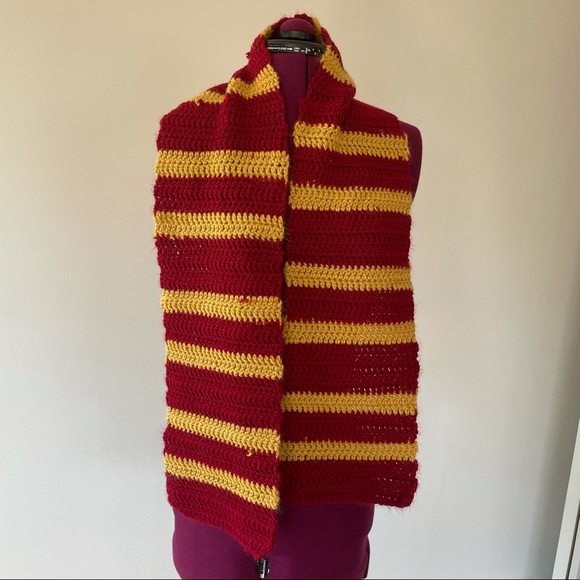 Handmade Gryffindor Scarf, Harry Potter, great to wear to Universal Studios - Picture 2 of 5